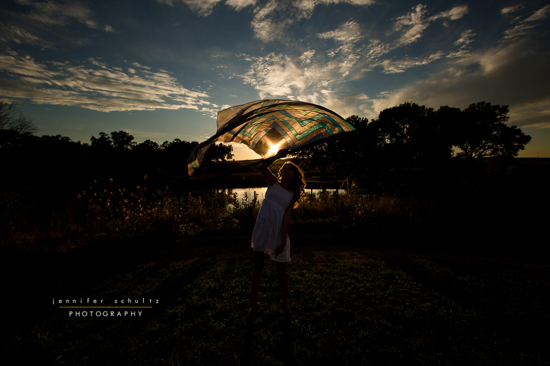 Lincoln-Nebraska-Senior-Photographer-Leaf_025